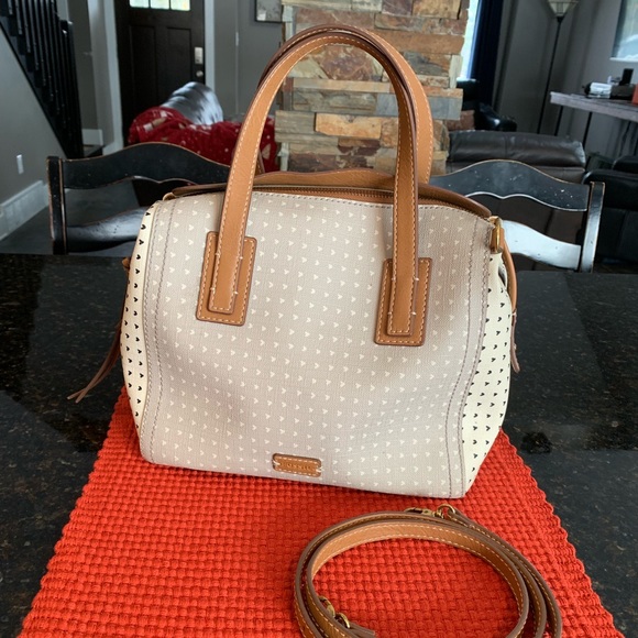 Fossil Purse with Detachable Strap - Picture 2 of 7